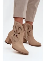 Topánky na podpätku model 219134 Krok vo veľkom štýle Topánky na podpätku model 219134 Krok vo veľkom štýle