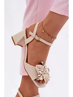 Dámské sandály na podpatku s ozdobným květem Vinceza 20283 Béžové