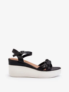Černé sandály na klínu Esinna