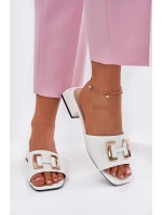 Eleganckie Klapki Damskie Na Klocku Ze Złotym Detalem Vinceza 62229 Białe