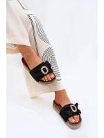 Klapki Damskie Na Platformie Z Kokardką I Ozdobną Broszką Czarne Lenela