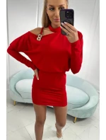 Šaty so zdobením na ramenách červené Šaty so zdobením na ramenách červené