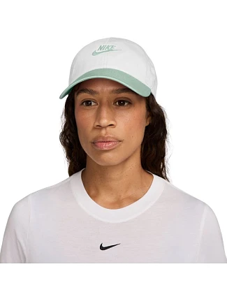 Baseballová čiapka Nike Club bielo-mätová FB5368 105 Baseballová čiapka Nike Club bielo-mätová FB5368 105