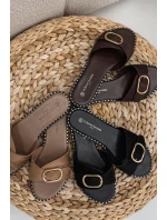 Dámské pantofle na ploché podrážce se zlatou sponou čokoládové Selivelle