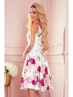 Rozšírené dámske šaty so vzorom ruží as výstrihom v tvare srdca 114-16