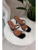 Dámské lodičky na jehlové podpatku s ozdobným detailem Černé Lorissa