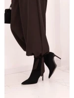 Dámske nohavice so širokými nohavicami a viazaním v spodnej časti hnedej farby