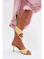 Lakované pantofle z umělé kůže na podpatku Žluté Melissea