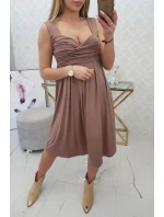 Šaty so širokými ramienkami cappuccino