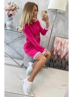 Brooklynské fuchsiové šaty