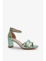 Sandále na podpätku model 194991 Vykročte štýlovo