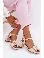 Dámské sandály na podpatku s ozdobným květem Vinceza 20283 Béžové