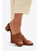 Kožené dámské nazouváky na podpatku Maciejka E7395-29 Camel