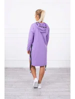 Šaty s kapucňou a potlačou fialovej
