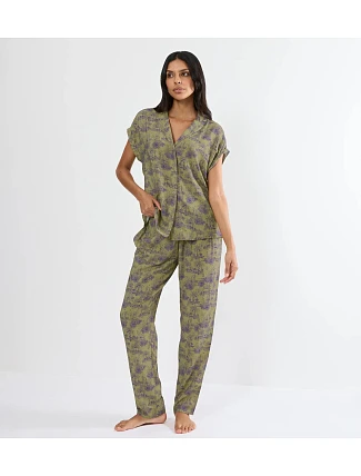 BOYFRIEND FIT - Viskózový pyžamový komplet, voľný strih Triumph BOYFRIEND FIT - Viskózový pyžamový komplet, voľný strih Triumph