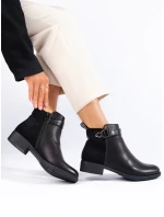 Jedinečné čierne dámske členkové topánky na plochom podpätku Jedinečné čierne dámske členkové topánky na plochom podpätku