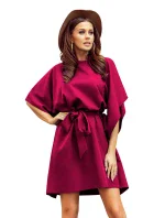SOFIA - Dámske motýlikové šaty vo vínovej bordovej farbe so zaväzovaním v páse 287-18 SOFIA - Dámske motýlikové šaty vo vínovej bordovej farbe so zaväzovaním v páse 287-18