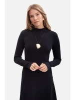 B299 Rebrované midi šaty s asymetrickým pásom - čierne