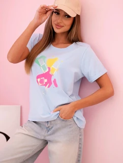 Dámska bavlnená blúzka s krátkymi rukávmi a farebnou potlačou modrá