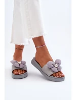 Klapki Damskie Z Ozdobą Na Niskiej Platformie Szare Cedrella