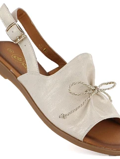 Dámske kožené sandále so zlatou mašľou Cambell 26-19387