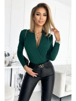 Dámske body vo fľaškovo zelenej farbe s preloženým obálkovým výstrihom 375-3 Dámske body vo fľaškovo zelenej farbe s preloženým obálkovým výstrihom 375-3