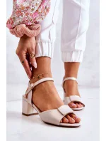 Sandále na podpätku model 212717 Vykročte štýlovo