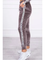 Velúrová súprava s nápisom Queen grey