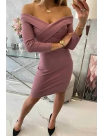 Priliehavé šaty s výstrihom do V tmavo ružové