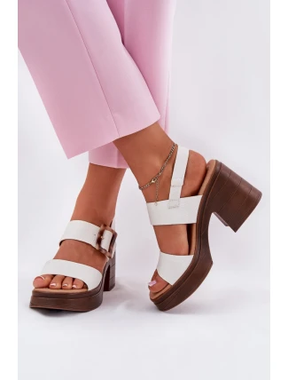 Sandále na podpätku model 213008 Vykročte štýlovo