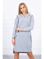 Neobmedzené šedé šaty