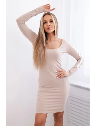 Ošúchané béžové šaty