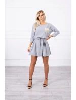 Šaty s flitrovým vreckom šedé