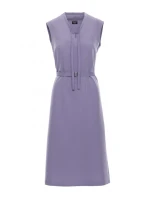 S410 Šaty áčkového strihu so zaväzovaním a výstrihom do V - holubičia sivá