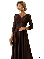 309-14 AMBER elegantné dlhé čipkované šaty s výstrihom - čokoládové 309-14 AMBER elegantné dlhé čipkované šaty s výstrihom - čokoládové