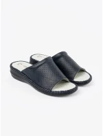 Krásne tmavomodré dámske ponožky s plochým podpätkom