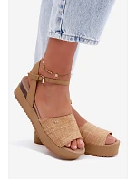 Dámske sandále na platforme Wrangler 20261076.38F dark beige
