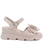 Dámske kožené sandále na platforme béžovej farby Vinceza 26-79615