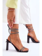 Eleganckie Wiązane Sandały Z Dżetami Czarne Nessy