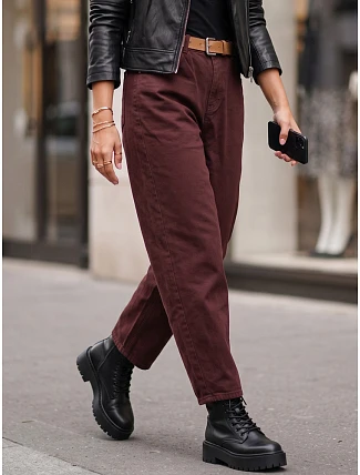 Dámske džínsy s vysokým pásom, strih mom fit, s opaskom, bordové, FashionStreet UY3121 Dámske džínsy s vysokým pásom, strih mom fit, s opaskom, bordové, FashionStreet UY3121