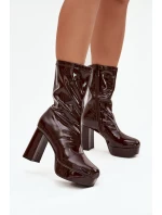 Lakierowane Botki Damskie Na Platformie I Słupkowym Obcasie Czekoladowe Calvessa
