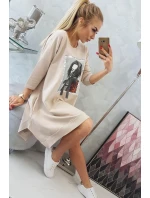 Šaty s potlačou a rozšírenou spodnou časťou béžovej