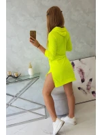 Šaty s dlhším chrbtom a farebnou neónovou potlačou