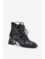 Lakierowane Botki Damskie Z Naturalnej Skóry Na Obcasie Z Kryształkami Artiker 57C0132 Szare