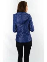 Tmavo modrá krátka dámska prešívaná bunda s kapucňou (B9566)