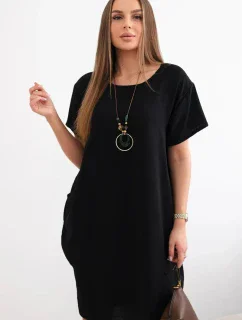 Šaty s vreckami a príveskom Čierne