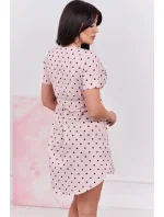 Púdrovo ružové bodkované šaty