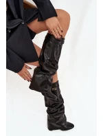 Dámské Kozačky Na Podpatku S Ohnutým Žíním A Zlatým Detalem Černé Diorna