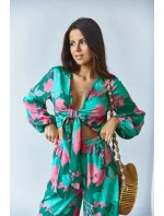 Zelená súprava - blúzka na zaväzovanie so širokými nohavicami (8175) Zelená súprava - blúzka na zaväzovanie so širokými nohavicami (8175)