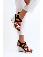 Čierne sandále na klinoch Ellen Strappy